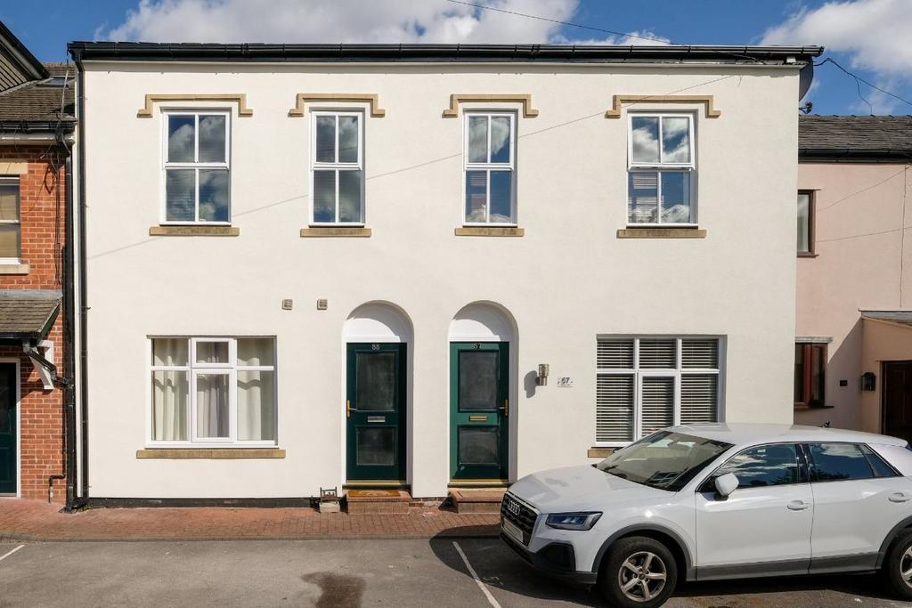 Sandy Lane, Lymm 2 bed flat to rent £895 pcm (£207 pw)