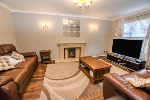 4 bedroom detached house to rent, Birchtree Close, Bowdon, Altrincham, Greater Manchester, WA14