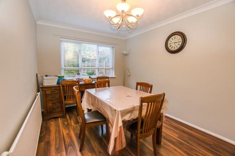 4 bedroom detached house to rent, Birchtree Close, Bowdon, Altrincham, Greater Manchester, WA14