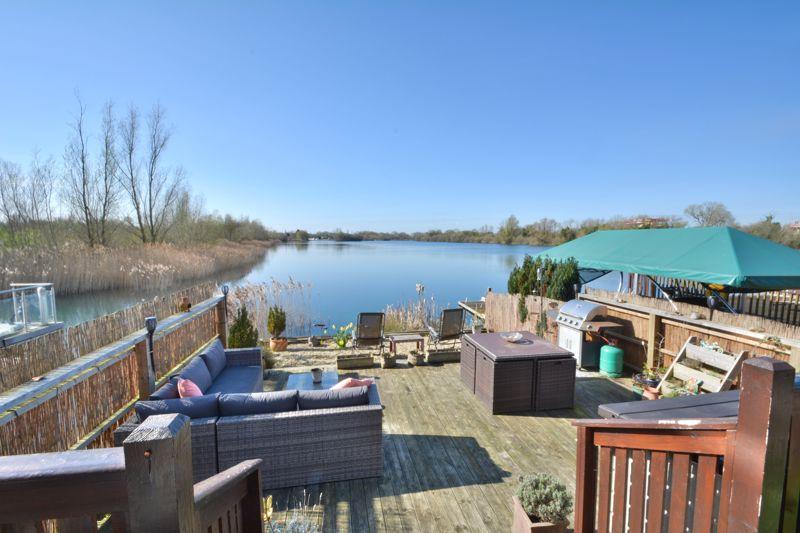 Garden with lake...
