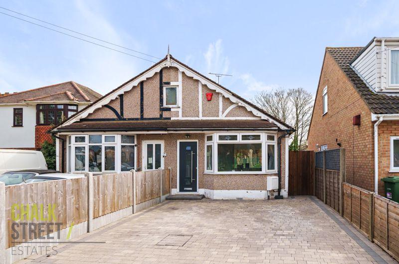 Upminster Road North, Rainham, RM13 2 bed semidetached bungalow for