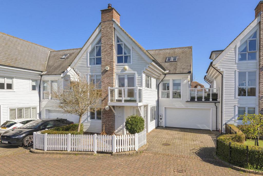 Rougemont, Kings Hill, West Malling 4 bed detached house for sale £