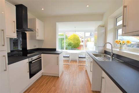 2 bedroom bungalow for sale - Moseley Wood Crescent, Cookridge, Leeds