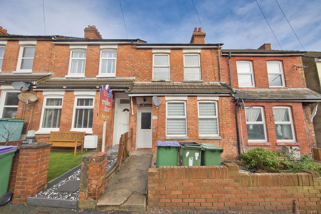 Stuart Road, Folkestone, CT19 2 bed terraced house for sale £220,000