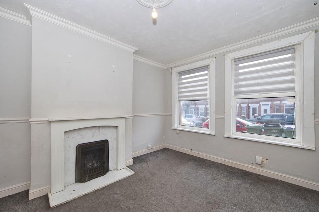 Stuart Road, Folkestone, CT19 2 bed terraced house for sale £220,000