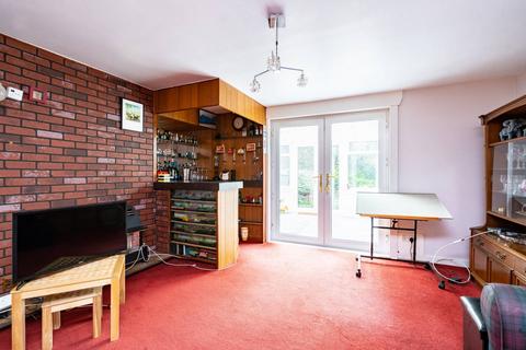 16 Alan Breck Gardens, Edinburgh, EH4 7HU