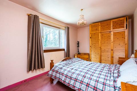 16 Alan Breck Gardens, Edinburgh, EH4 7HU