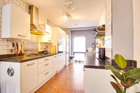 12 Kiln Close, Gloucester, GL1 1GG