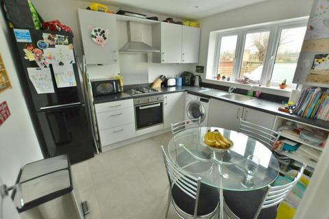 62a Barnes Crescent, Wimborne, BH21 2AZ