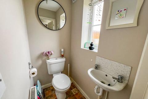 3 bedroom semi-detached house for sale, Riverside Approach, Gainsborough, Lincolnshire, DN21