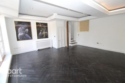 undefined, The Manor, Bury st edmunds