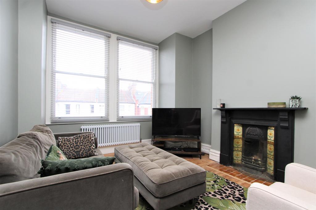 Albert Road, Alexandra Park, London, N22 4 bed apartment £3,000 pcm