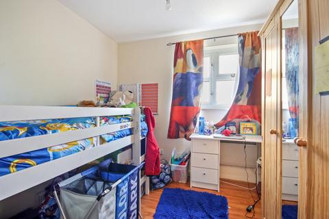 2 bedroom flat for sale, Wrights close, Dagenham, RM10