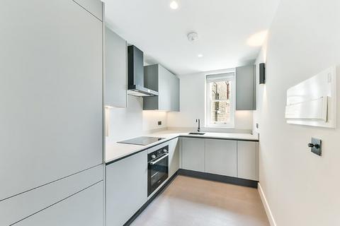 Studio to rent, Shaftesbury Avenue, London, W1D