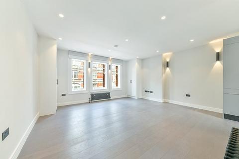 Studio to rent, Shaftesbury Avenue, London, W1D
