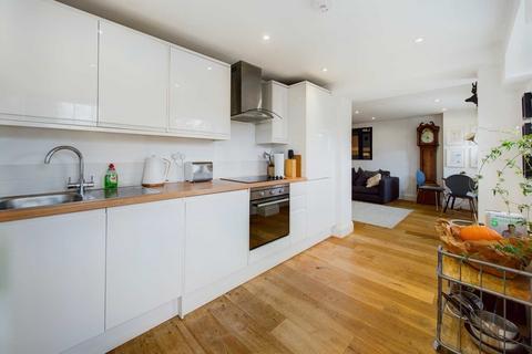 2 bedroom apartment for sale, *  STUNNING APARTMENT - HISTORIC OLD TOWN  *  High Street, OLD TOWN