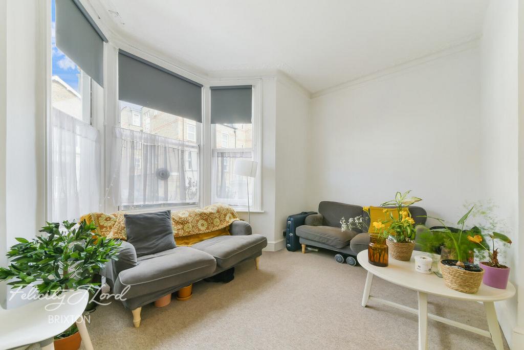 Hayter Road, London, SW2 2 bed apartment £600,000