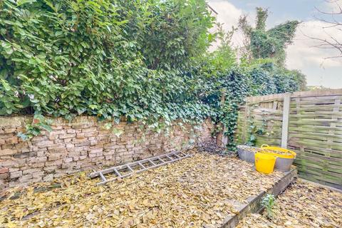 59 The Vineyard, Richmond, TW10 6AS