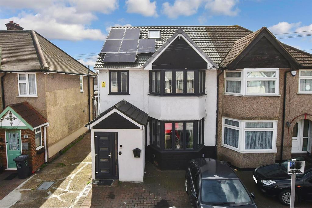 Oval Road South, Dagenham, Essex 4 bed semidetached house for sale £