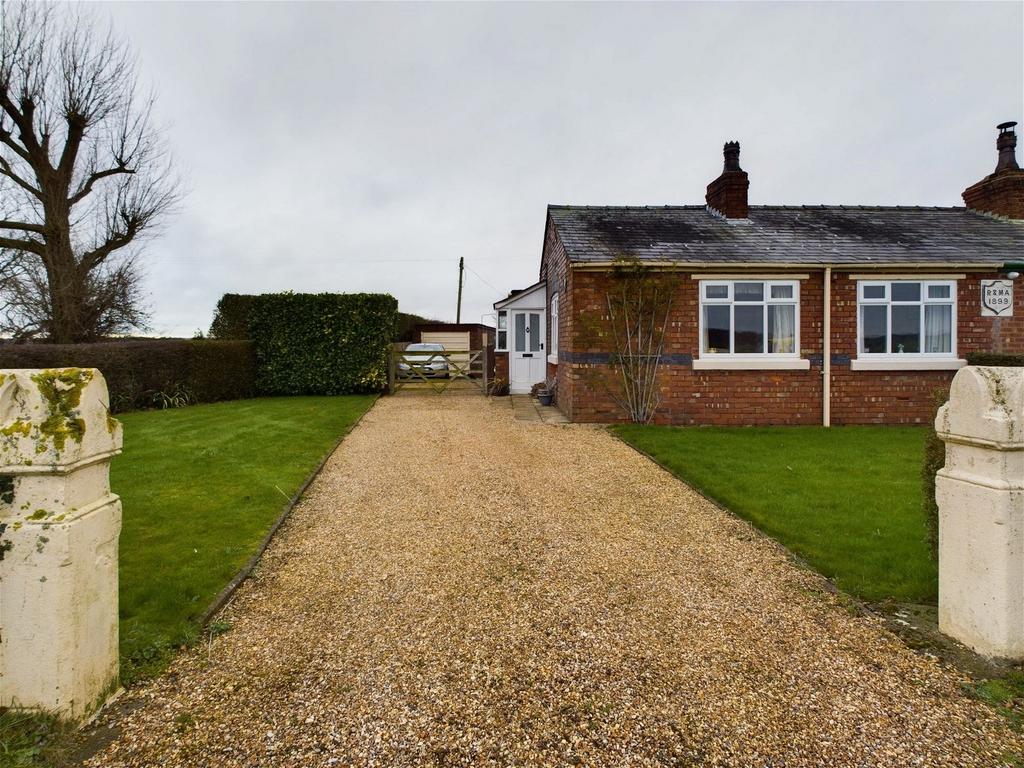 Plumpton Lane, Halsall, Ormskirk, Lancashire, L39 8SL 2 bed semi