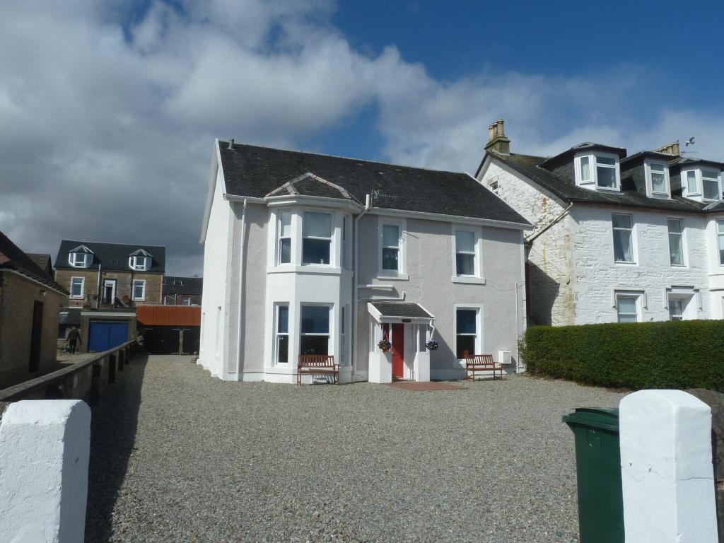 39 Alexandra Parade, Dunoon, PA23 8AF 3 bed ground floor flat for sale