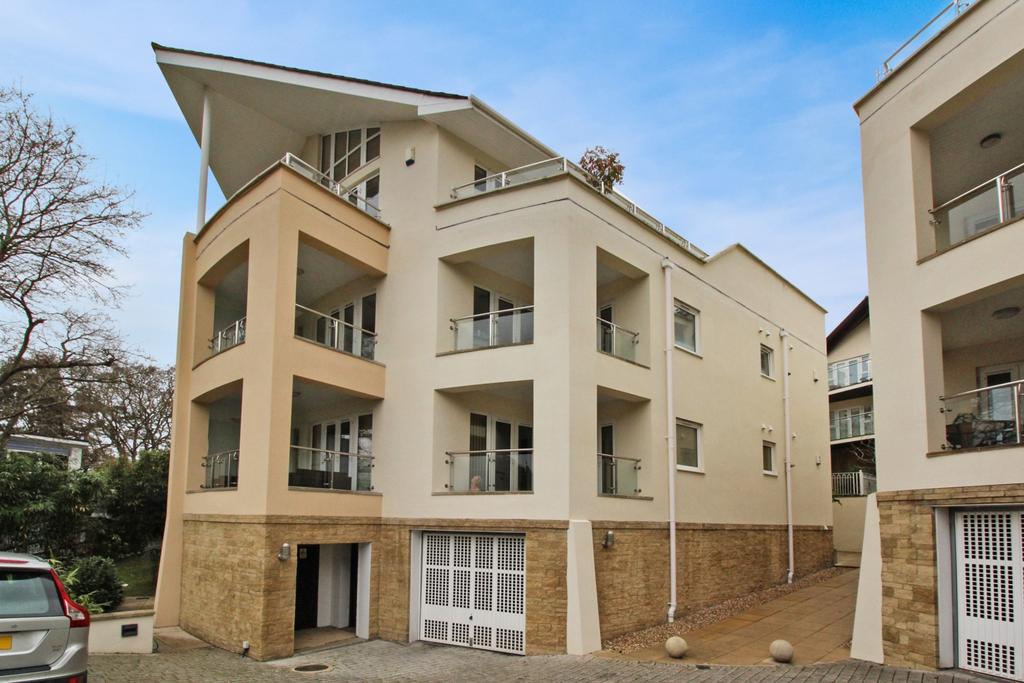 Durrant Road, Lower Parkstone, Poole 2 bed apartment £1,695 pcm (£391 pw)