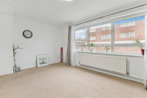 3 bedroom flat to rent, Clarence Lane, London