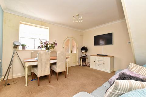 3 bedroom townhouse for sale - Thrush Street, Meanwood, Rochdale, Greater Manchester, OL12