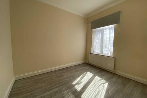 2 bedroom apartment to rent, Station Parade, Kenton Lane, Harrow