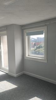 2 bedroom maisonette to rent, Kilmacolm Road, East, Greenock, PA15