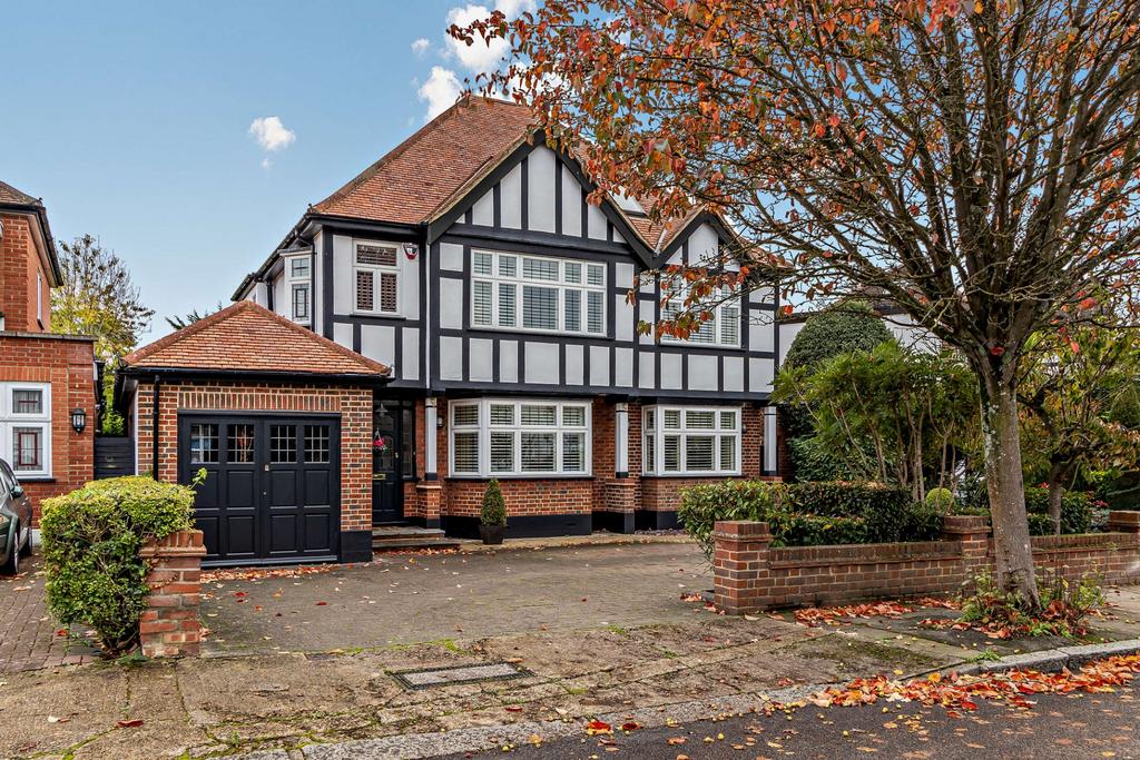 Burwood Avenue, Pinner, HA5 5 bed detached house for sale £1,550,000