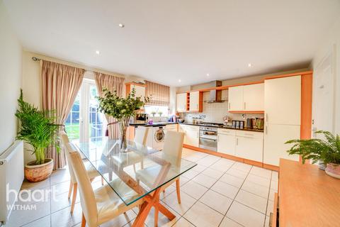 35 Britten Crescent, Witham, CM8 1QE