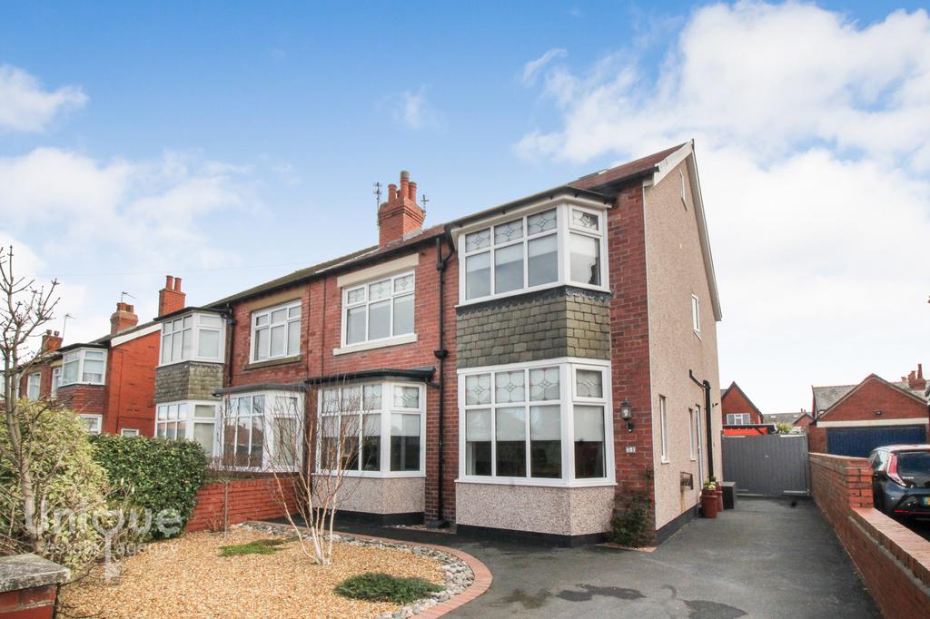 Sandhurst Avenue, Lytham St. Annes, FY8 4 bed semidetached house for