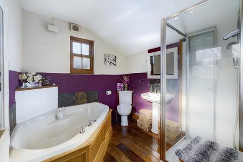 42 Lambert Road, Worcester, WR2 5DG