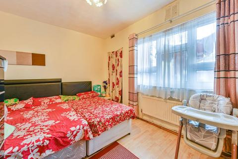 2 bedroom flat for sale, Cornwall Street, Shadwell, London, E1