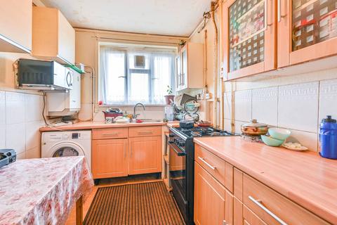 2 bedroom flat for sale, Cornwall Street, Shadwell, London, E1