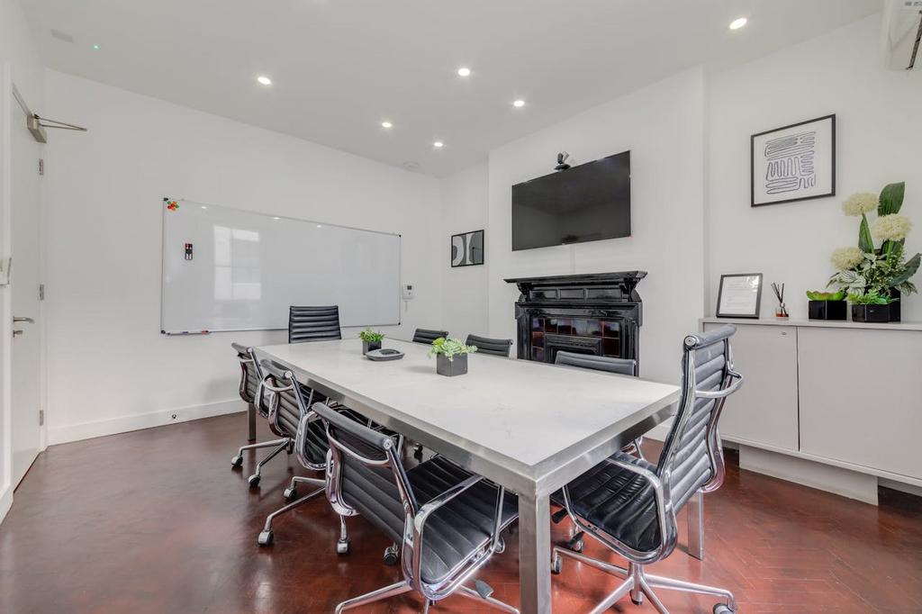 OFFICE 5.jpg
