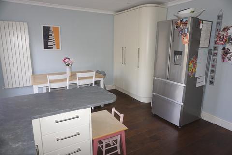 161 Mount Road, Chessington, KT9 1JJ