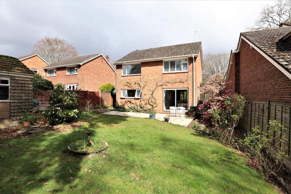 Wetherby Close, Broadstone, Dorset, BH18 5 bed detached house for sale
