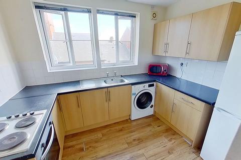 5 bedroom flat to rent, Flat 2, 138 North Sherwood Street, Nottingham, NG1 4EF