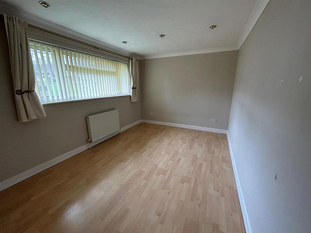 Lorton Close, Gravesend, DA12 2 bed house £1,200 pcm (£277 pw)