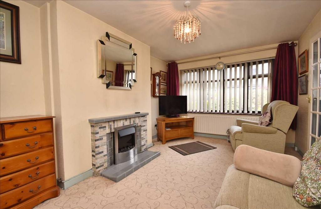 Haigh Crescent, Chorley 3 bed semidetached house for sale £160,000