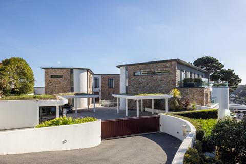 Mont De La Rocque, St. Brelade, Jersey