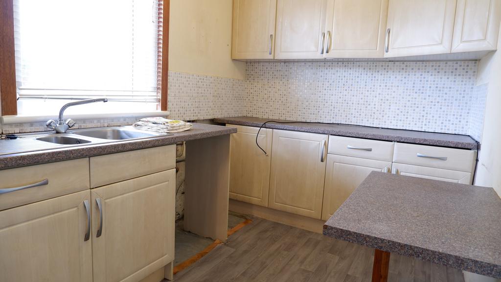 Springhill Road, Barrhead G78 3 bed terraced house £90,000