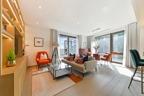 2 bedroom apartment to rent, Legacy Building, Embassy Gardens, London, SW11
