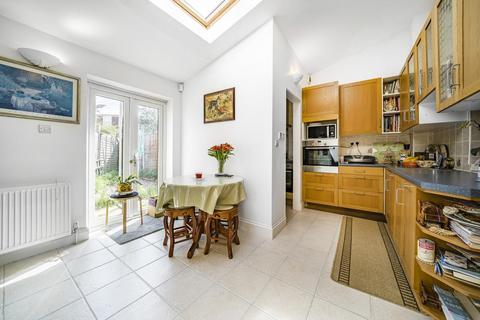 4 North Gardens, London, SW19 2NR