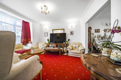 4 North Gardens, London, SW19 2NR