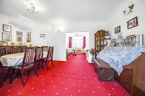 4 North Gardens, London, SW19 2NR