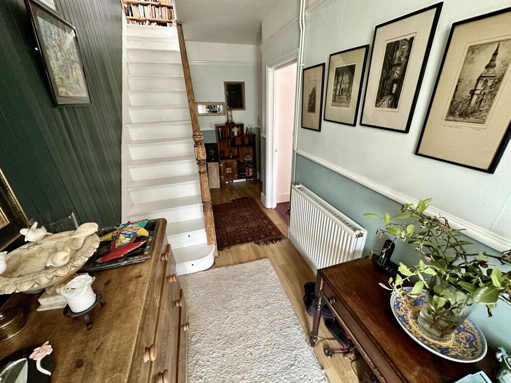 Fourth Avenue, Teignmouth, TQ14 4 bed semidetached house £320,000