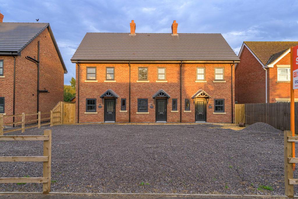 Main Road, Stickney, PE22 3 bed terraced house for sale £210,000